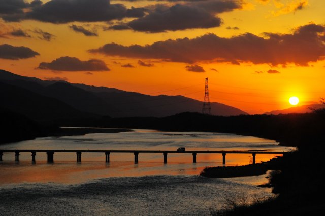 脇町潜水橋